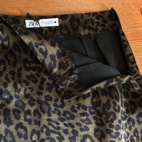 Zara Green Leopard Mini Skirt - Picture 6 of 7